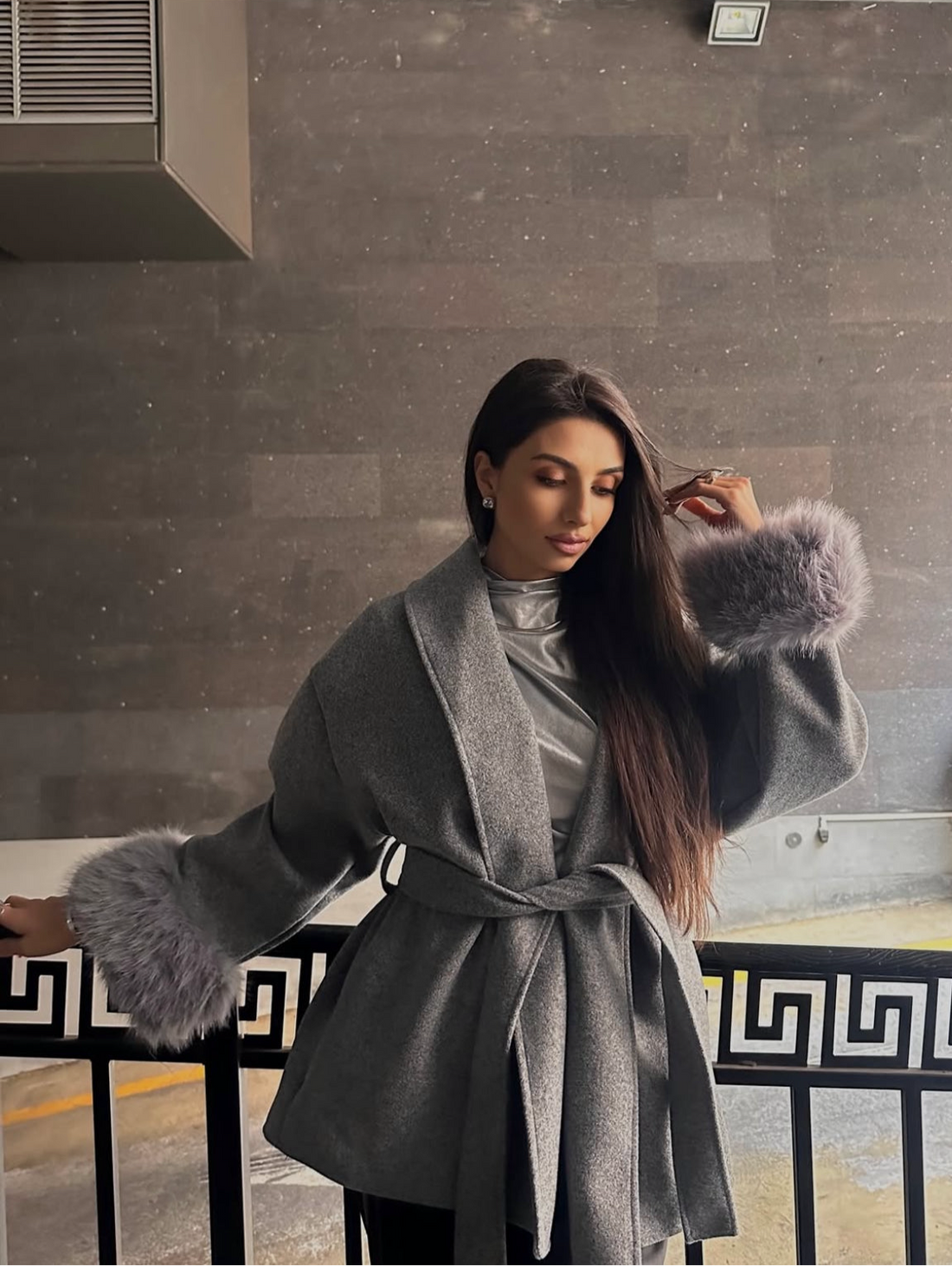 Maravelle Damen Übergangsjacke Grau – Eleganter Herbstmantel mit Kunstfell