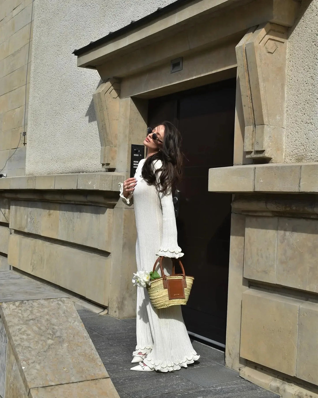 Élégance Luxe Knit – Strickkleid mit Rüschen & Boho-Chic