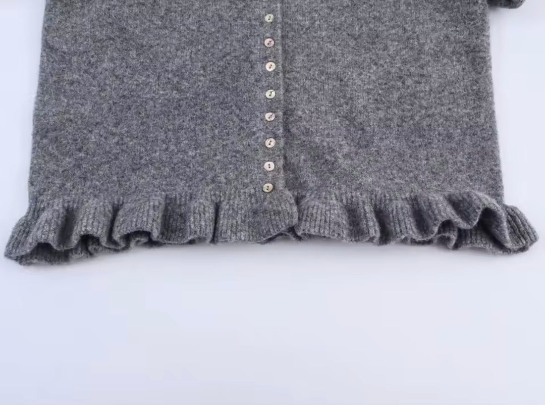 ELOVIA Damen Cardigan Grau – Strickjacke mit Rüschenkragen & Romantischem Design | Eleganter Pullover