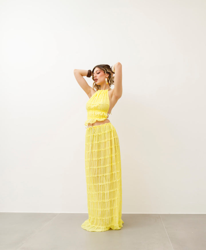 Zweiteiliges Sommer-Outfit Damen – Plissee Co-Ord Set in Gelb mit Top & Maxirock