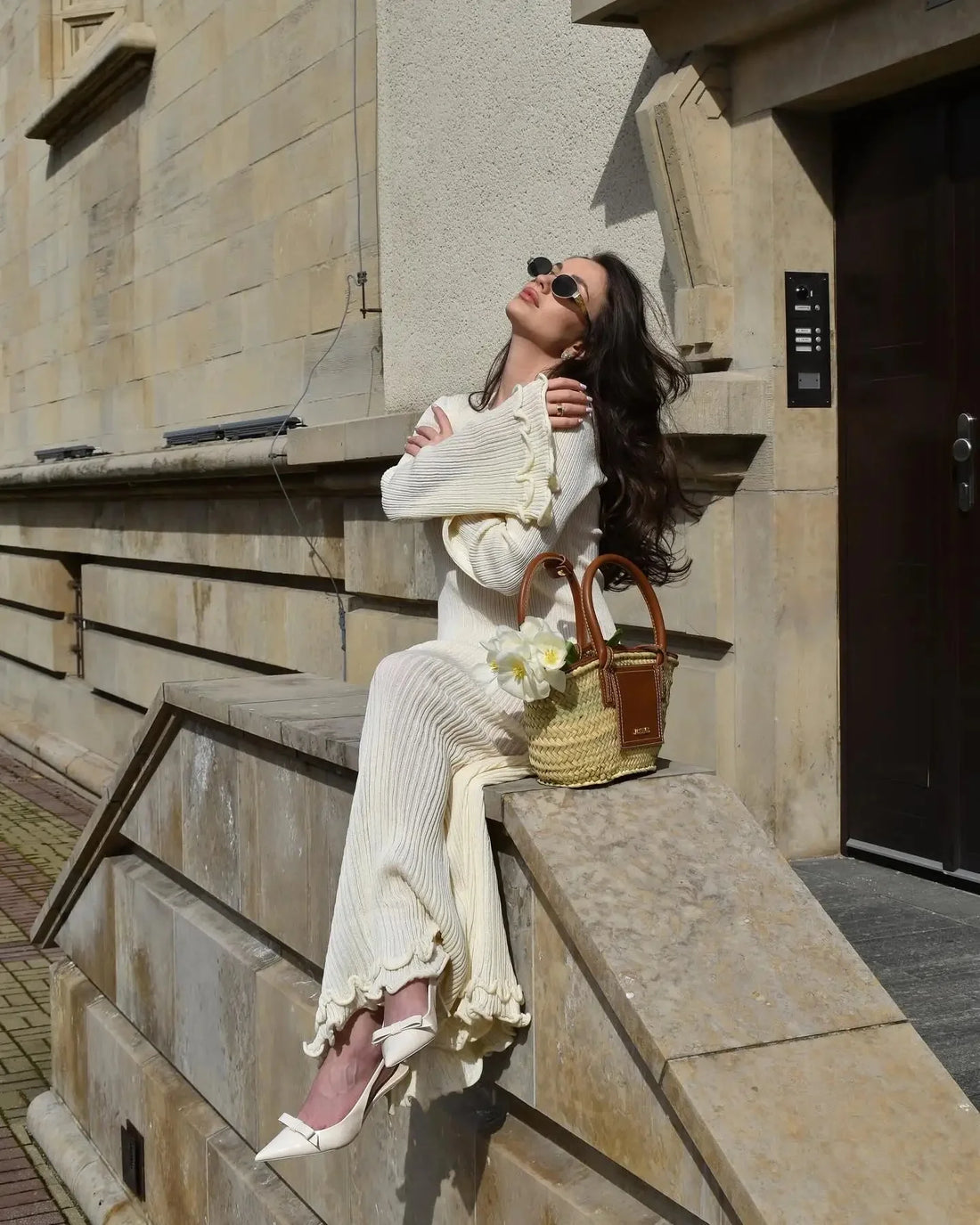 Élégance Luxe Knit – Strickkleid mit Rüschen & Boho-Chic