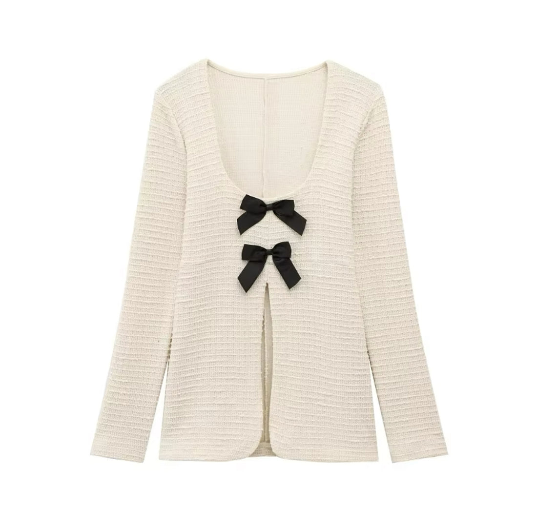 Belle Époque Ribbed Suit – Eleganter Zweiteiler mit Schleifen
