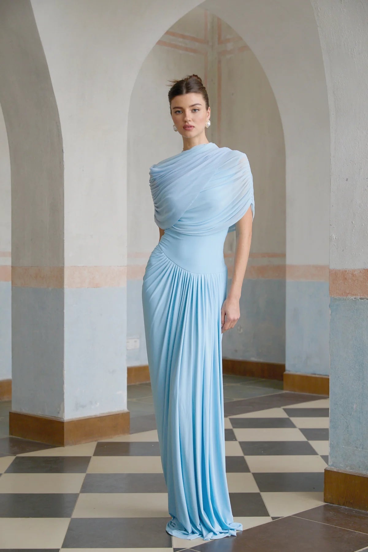 Celestina– Eleganz in Himmelblau