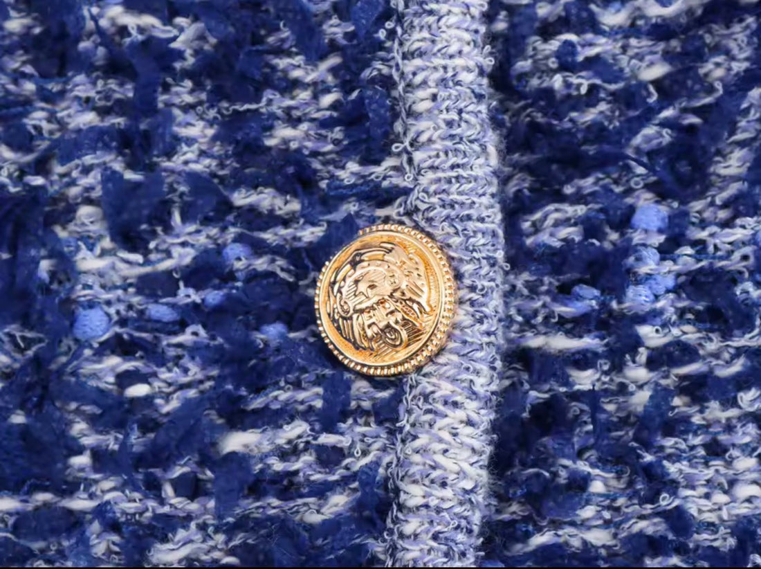 DEEBAE Damen Strickjacke Blau – Elegante Bouclé Cardigan mit Goldknöpfen & Taschen