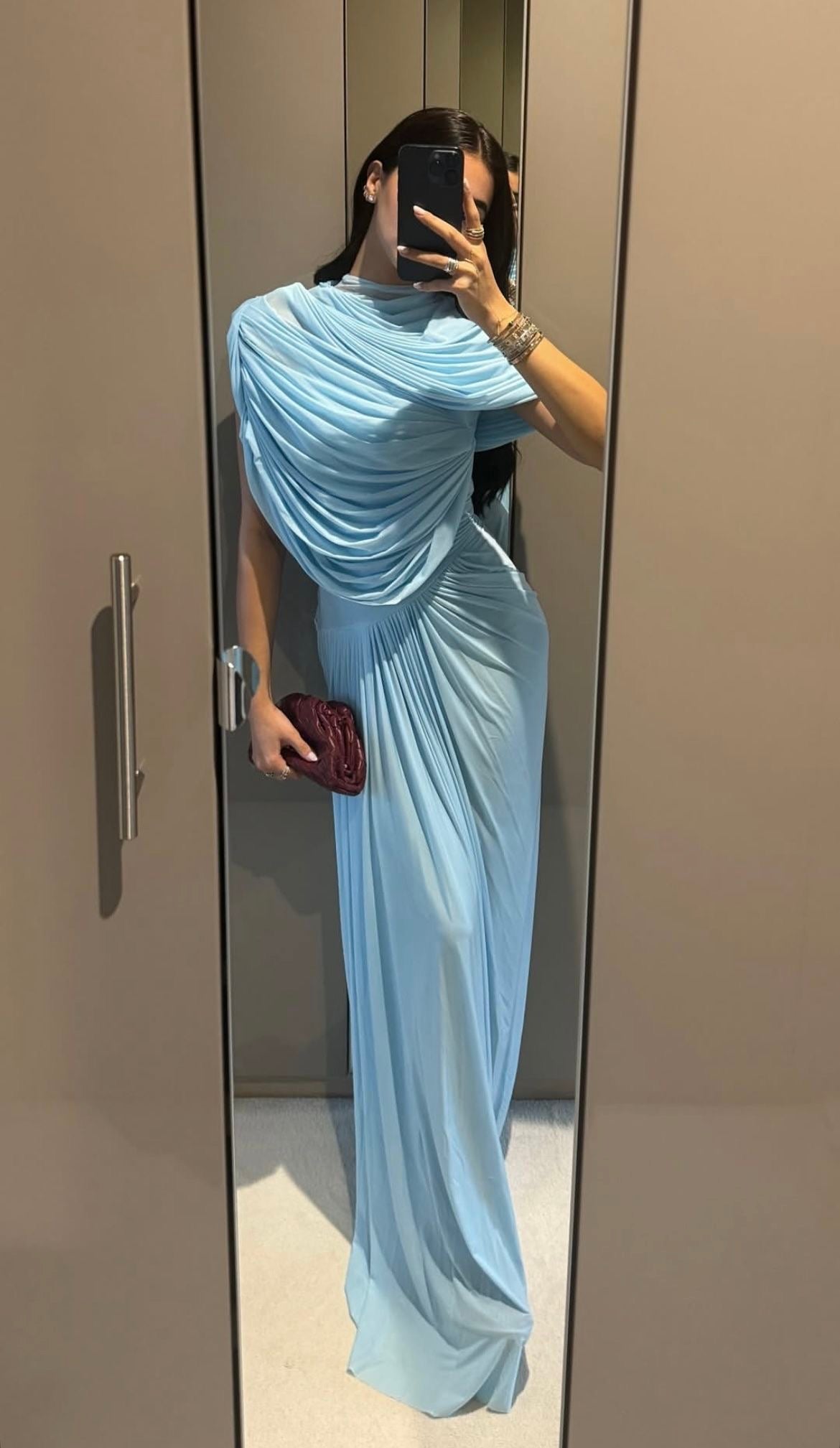Celestina– Eleganz in Himmelblau