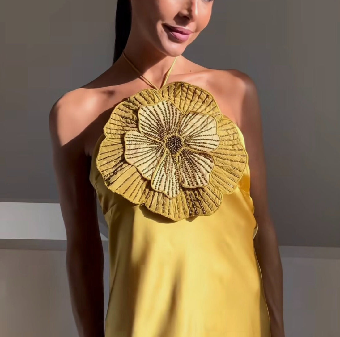 Solurea – The Golden Bloom Gown