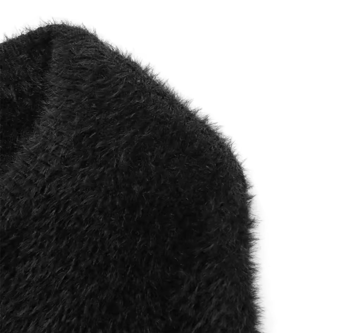 Zeyra – Elegante Schwarze Strickjacke Damen | Flauschiger Cardigan mit Glitzer Knöpfen