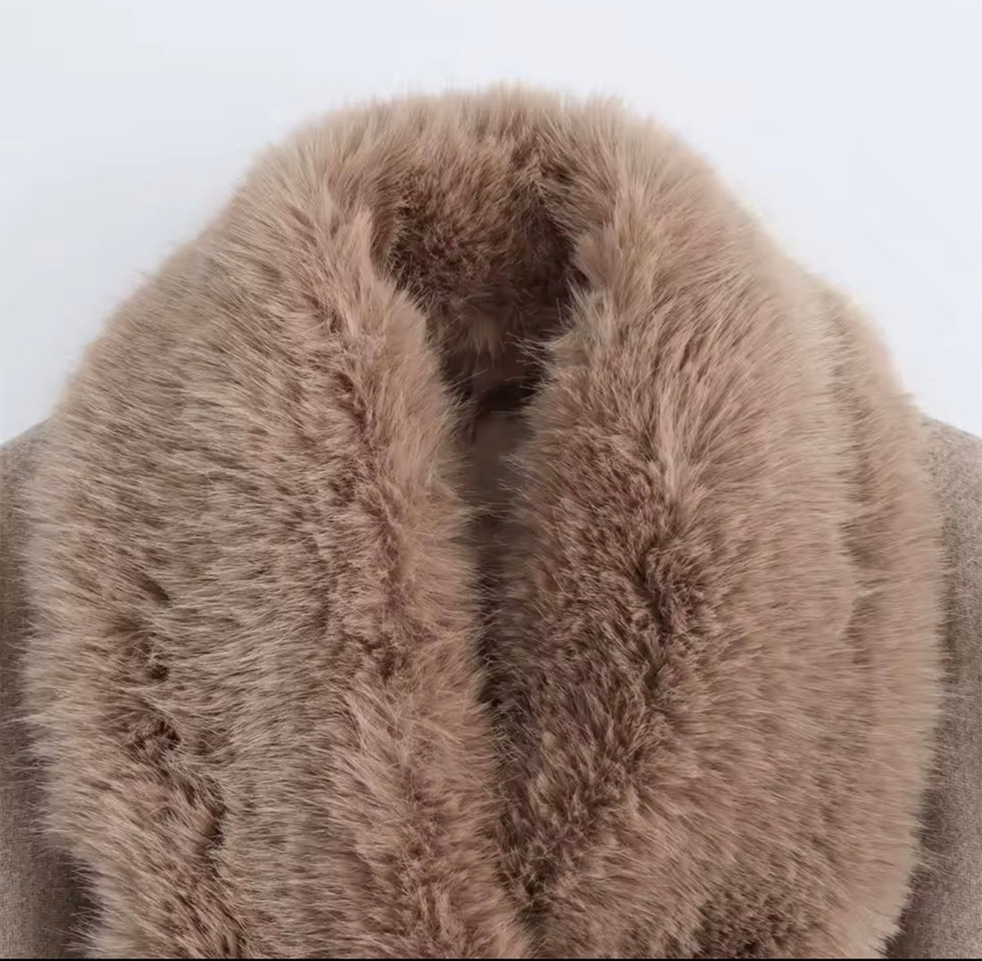 Velora Damen Wintermantel – Eleganter Wollmantel mit Kunstpelzkragen & Bindegürtel