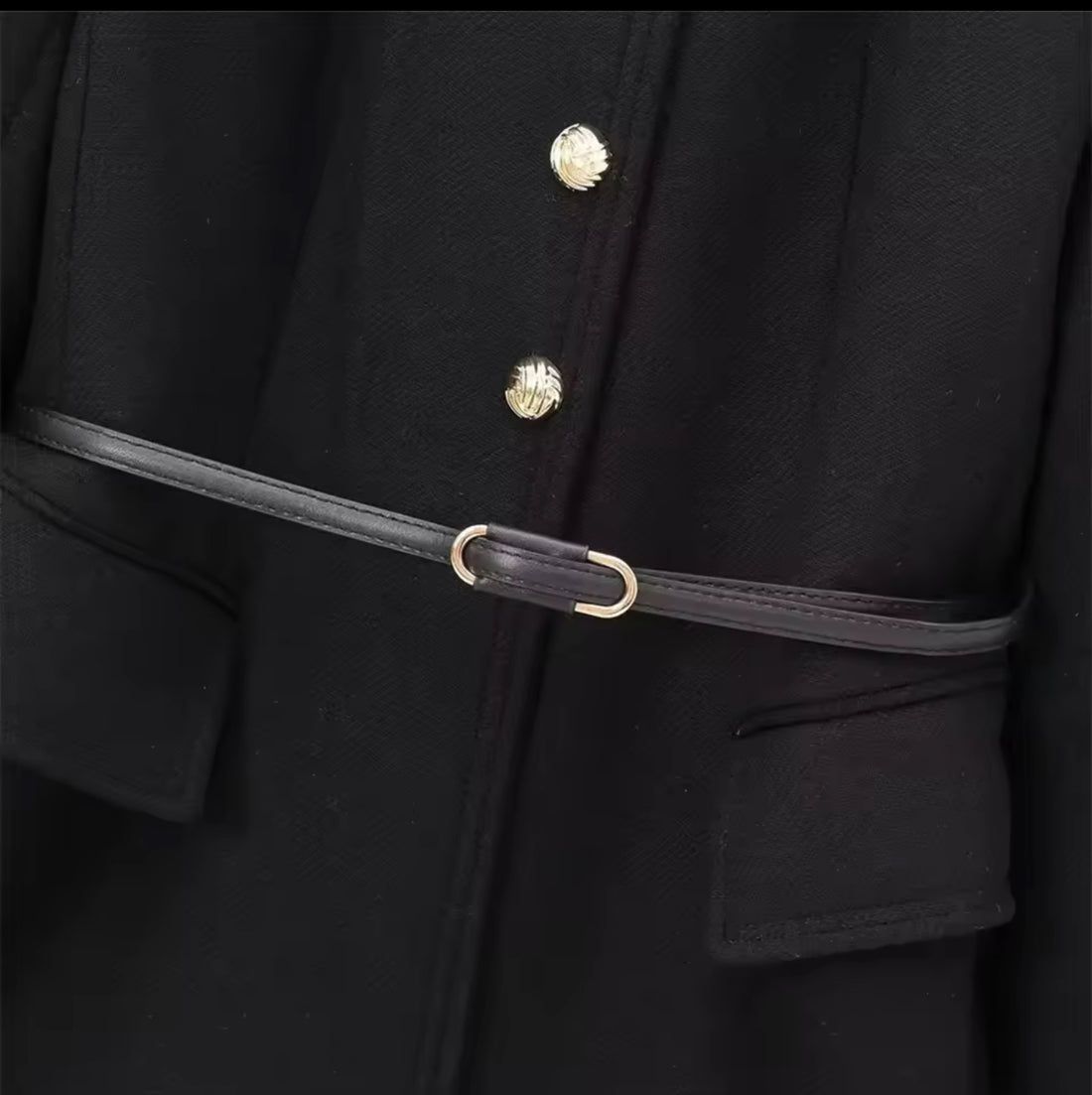 Noire Étoile – Eleganter Damen Blazer Mantel Schwarz mit Perlenknöpfen & Gürtel