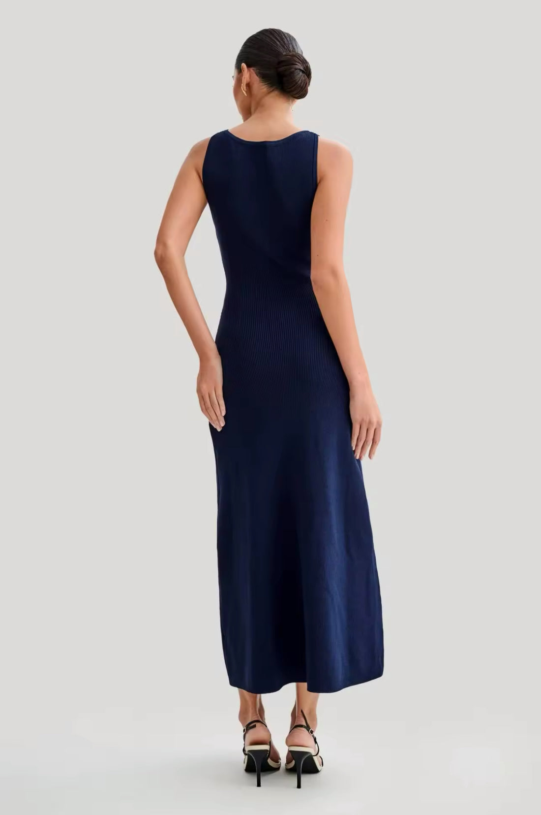 Élora – The Iconic Knit Dress