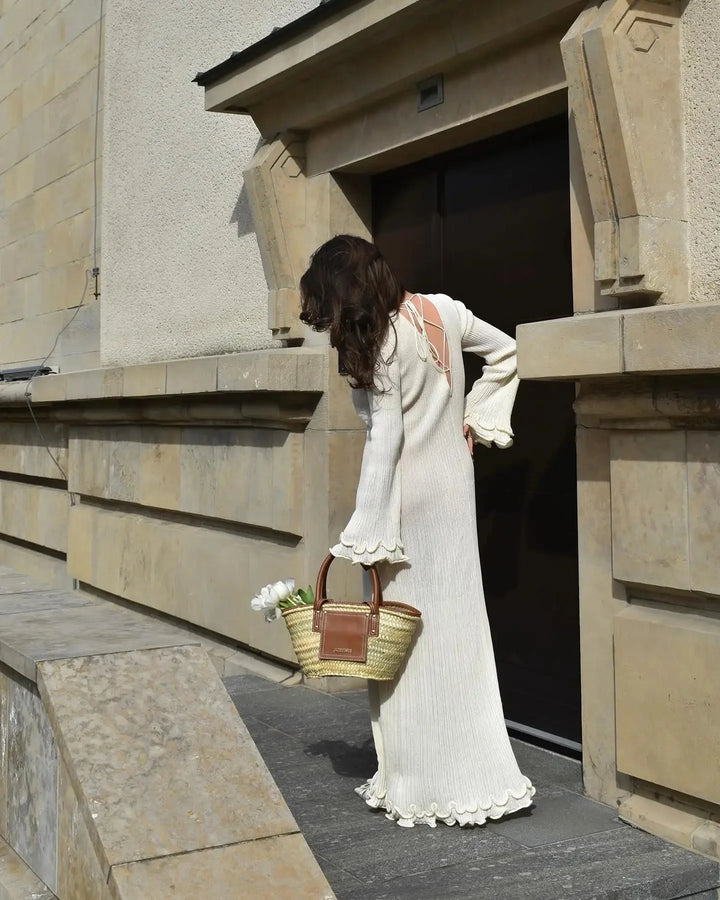 Élégance Luxe Knit – Strickkleid mit Rüschen & Boho-Chic