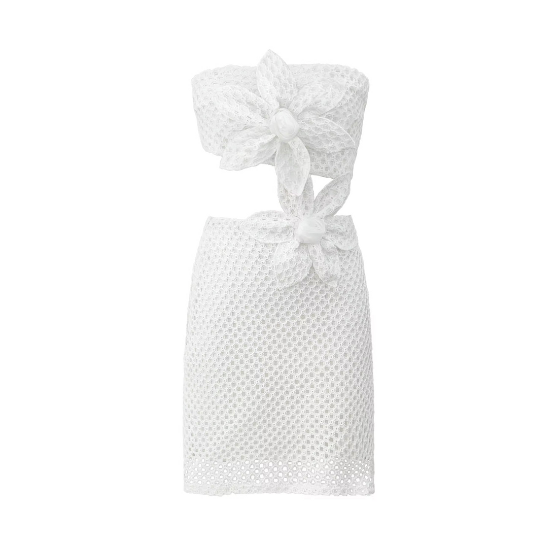 White Bloom – Elegantes Häkelkleid
