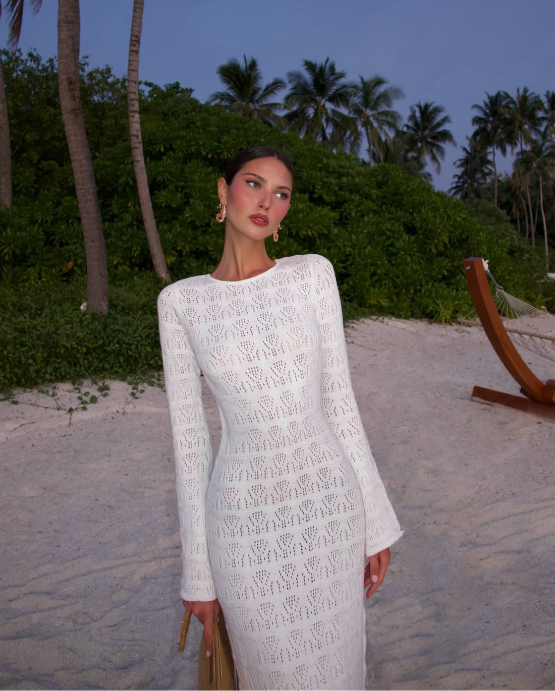 Summer Glow – Elegantes Häkelkleid mit Rückenausschnitt