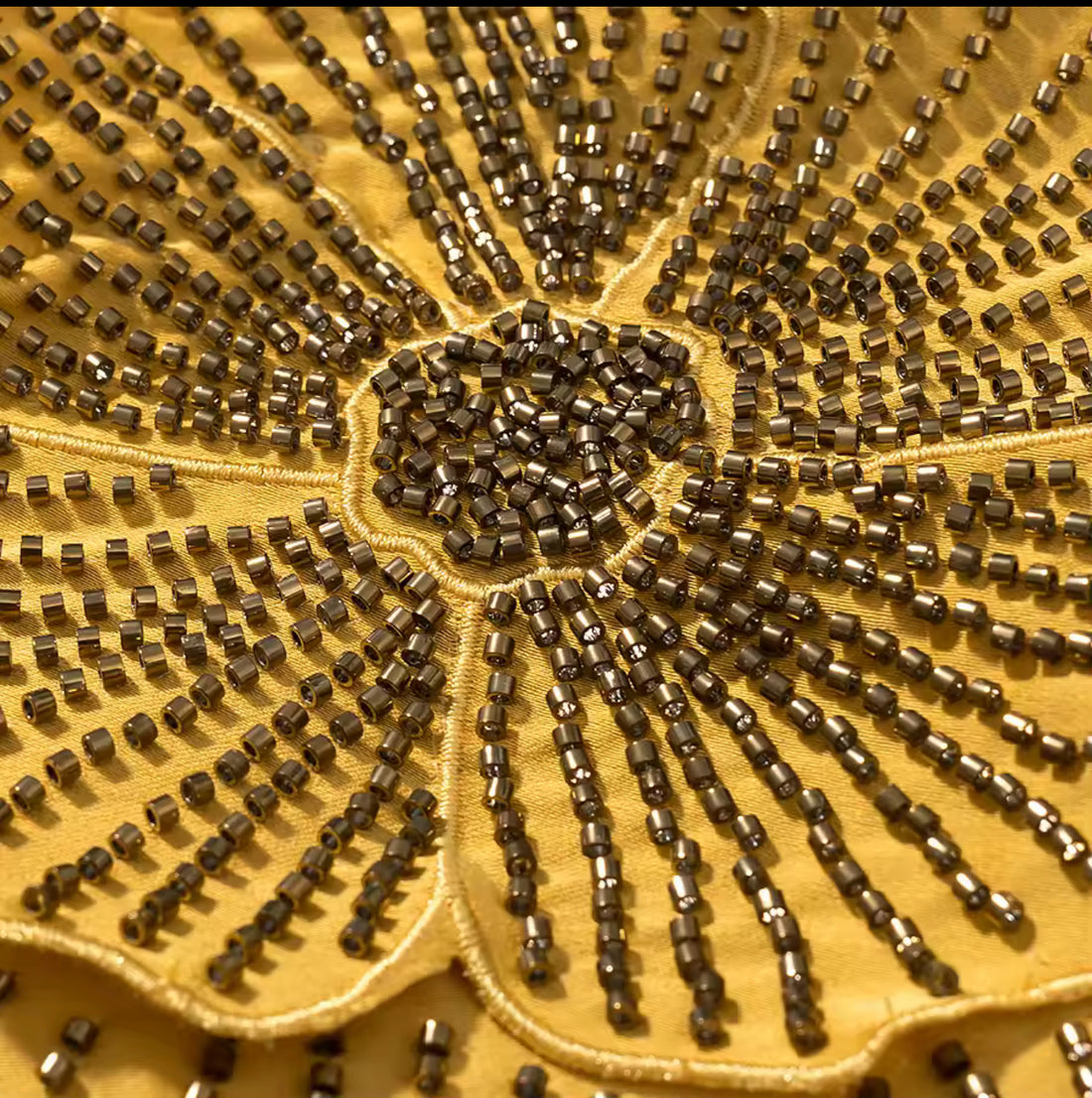 Solurea – The Golden Bloom Gown
